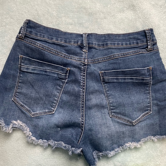Frayed high waisted denim shorts size 10 - Picture 2 of 3